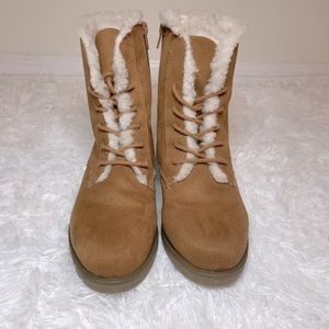 American Eagle Fur Lined Lace Up Boots